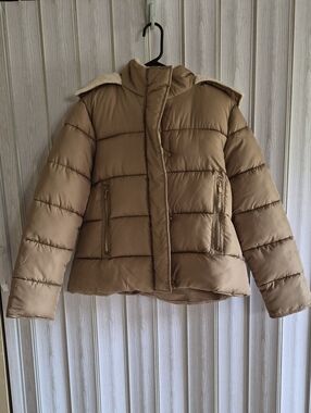 Maralyn & Me Women’s Camel Tan Puffer Coat with Zip Pockets